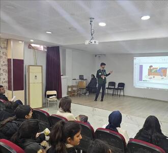 Öğrencimizden teknoloji bağımlılığına karşı akran eğitimi